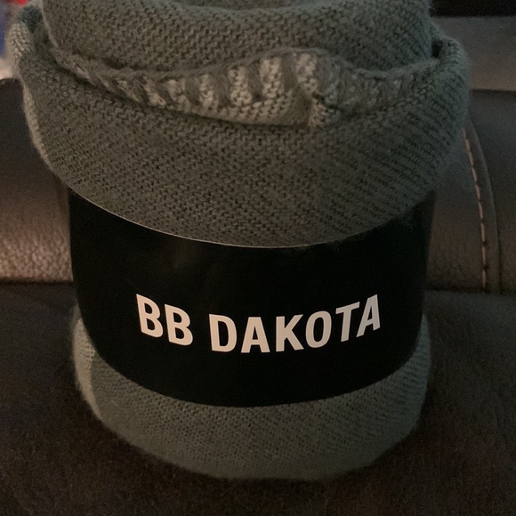 BB Dakota One Size Poncho Blanket Reversible NWT - Picture 8 of 8